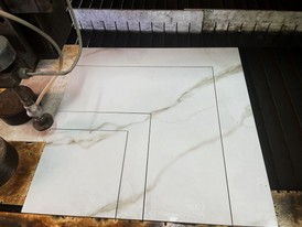 раскрой керамогранита в спб водой с абразивом.jpeg