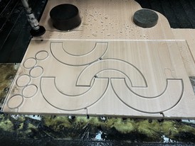 резка фигур из стекла.jpeg